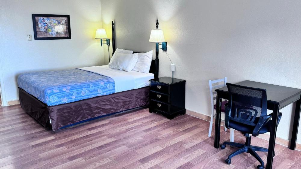 Standard Queen Room interior